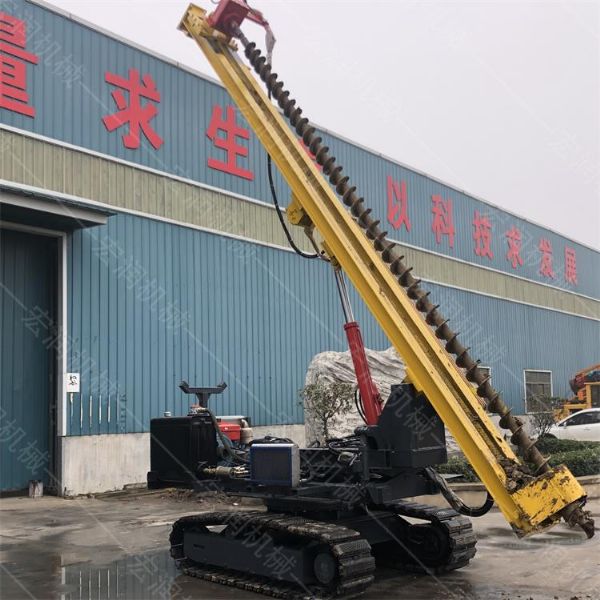 直銷光伏履帶鉆孔機(jī)，螺旋光伏鉆孔機(jī)